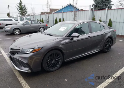 2021 Toyota Camry Xse Hybrid z USA, uszkodzony, nr VIN 4T1K31AK6MU564204